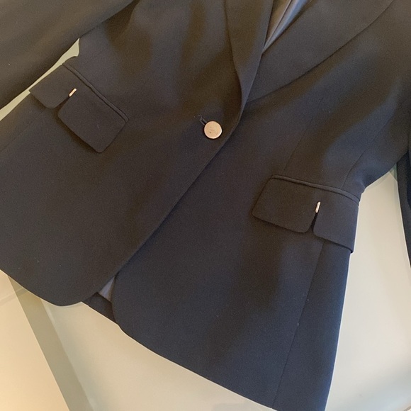 Tahari Blazer Tahari Black Blazer with Notched Collar + Silver hardware 6 Petite - Picture 3 of 8